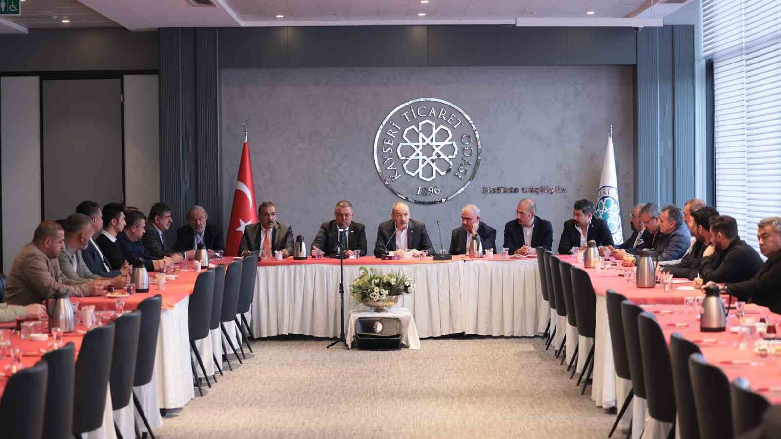 KTO’da ‘Lojistik Merkez’ toplantısı
KTO’da ‘Lojistik Merkez’ toplantısı