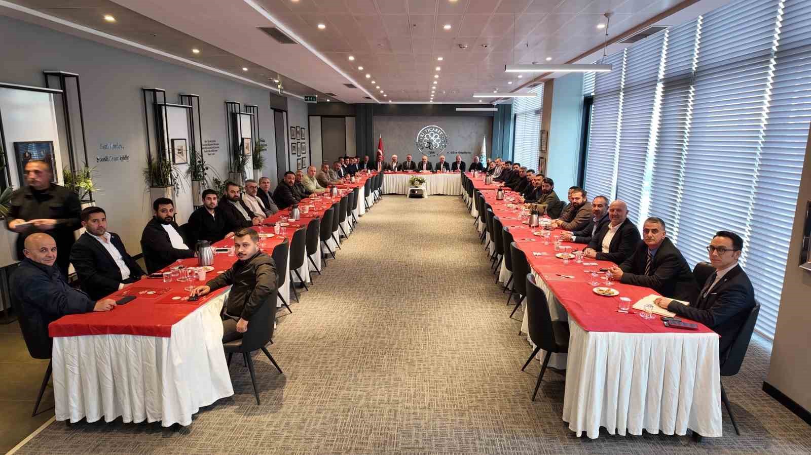 KTO’da ‘Lojistik Merkez’ toplantısı
KTO’da ‘Lojistik Merkez’ toplantısı