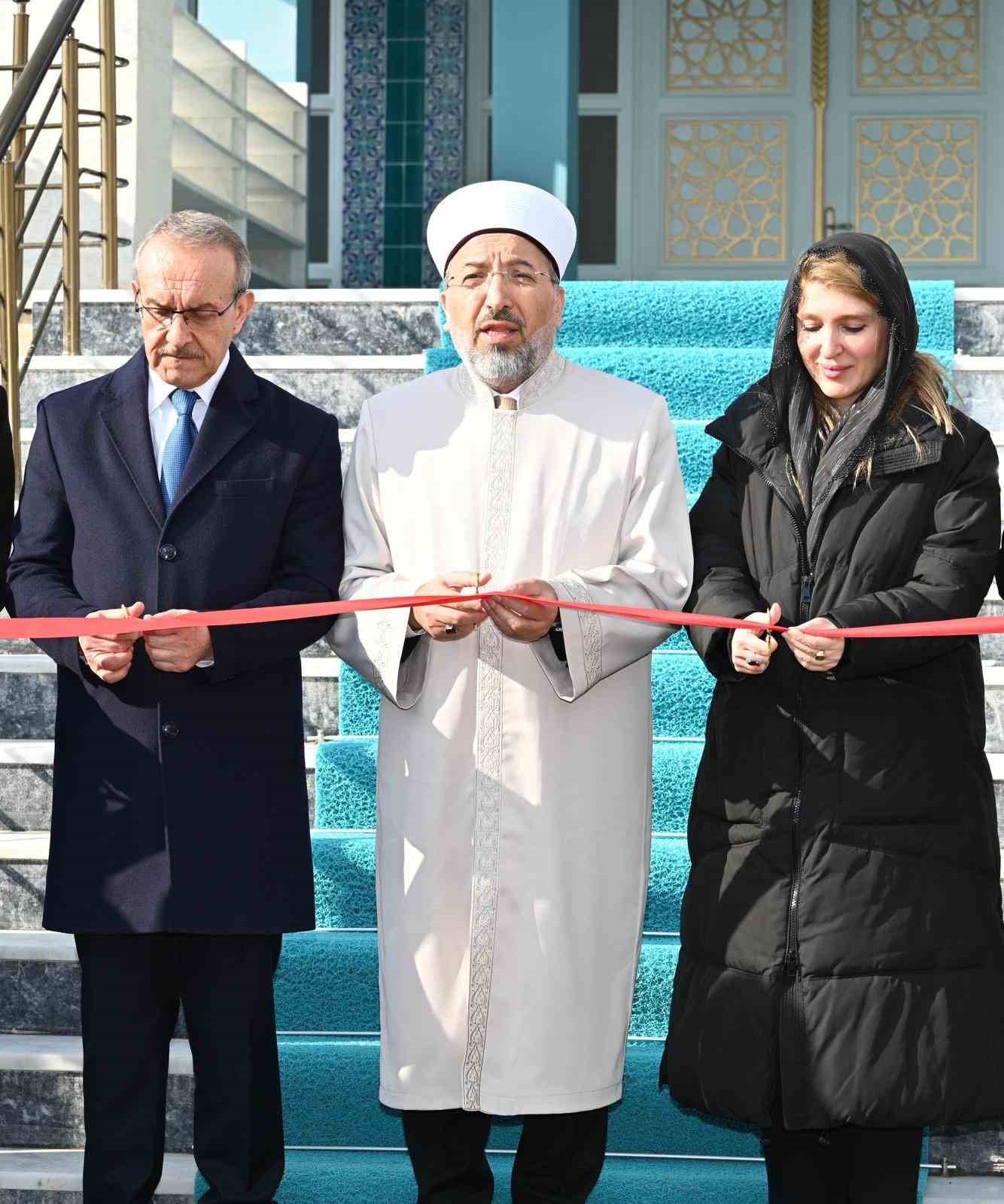 Kubbetü’s-Sahra Camii Malatya’da ibadete açıldı
