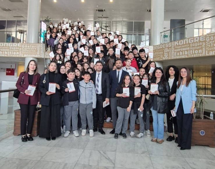 Küçük kalemler okurlarla buluştu
