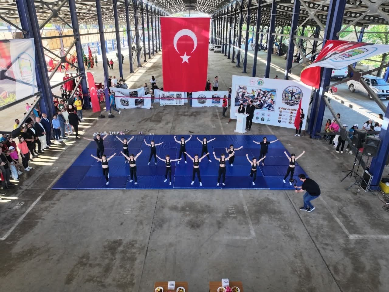 Küçük Menderes Havzası Spor Oyunları Kiraz’da başladı
