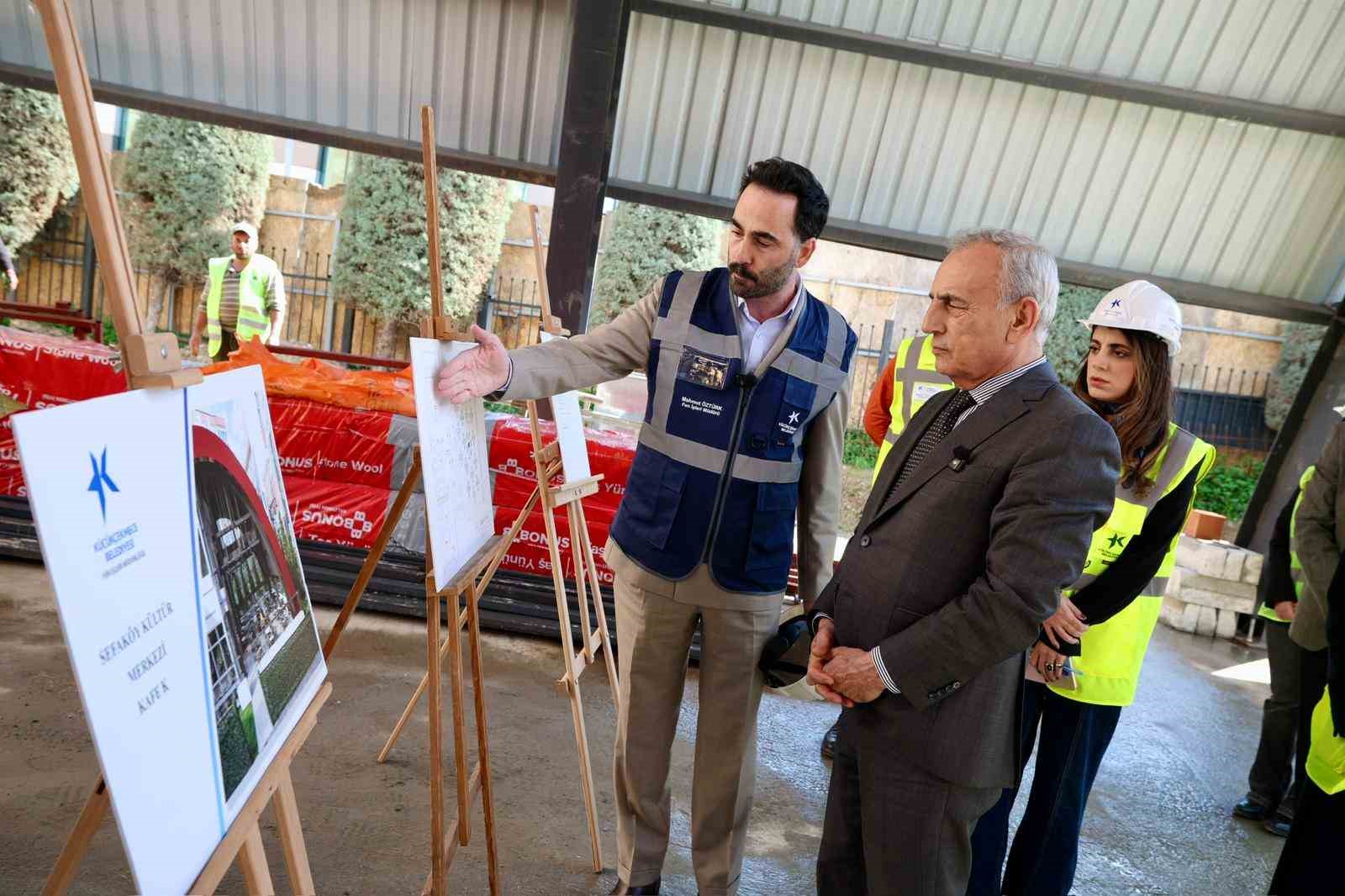 Küçükçekmece Belediye Başkanı Çebi, ilçedeki yatırımları yerinde inceledi
Küçükçekmece Belediye Başkanı Çebi, ilçedeki yatırımları yerinde inceledi