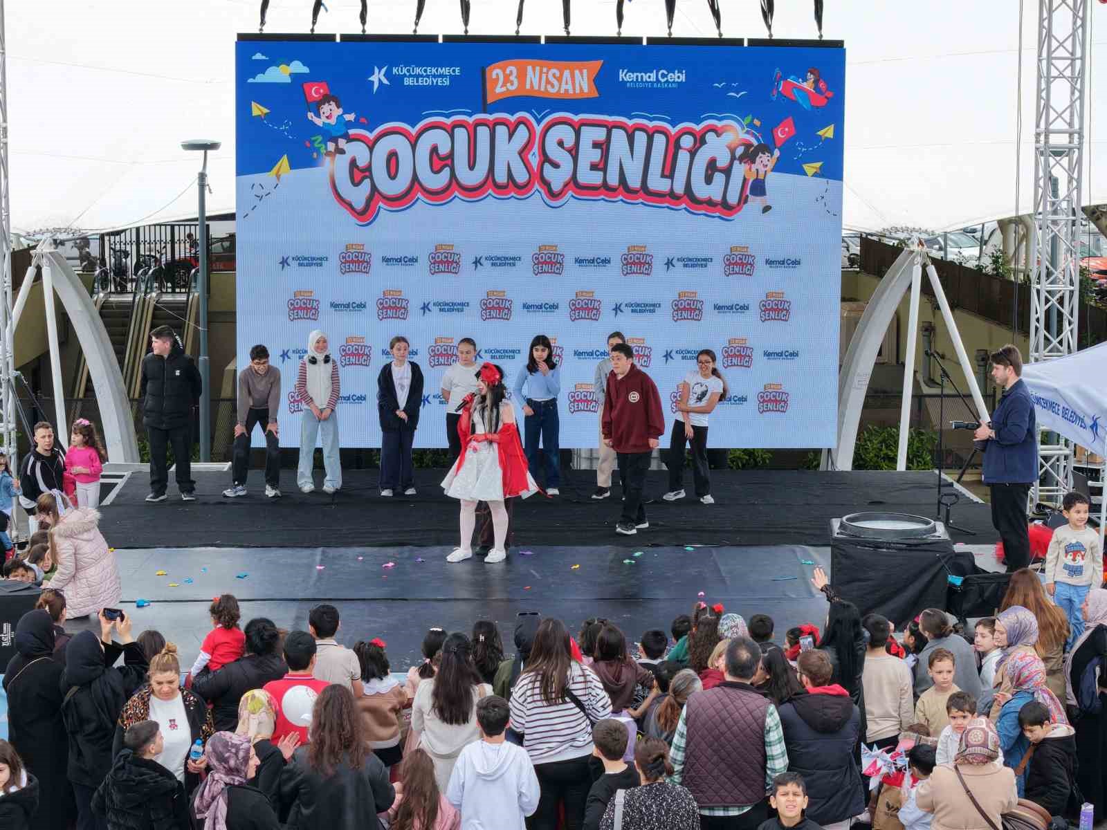 Küçükçekmece’de 23 Nisan, gün boyu süren etkinliklerle kutlandı
