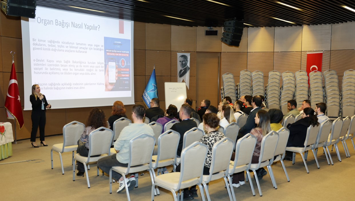 Küçükçekmece’de personele organ bağışı eğitimi verildi
Küçükçekmece’de personele organ bağışı eğitimi verildi