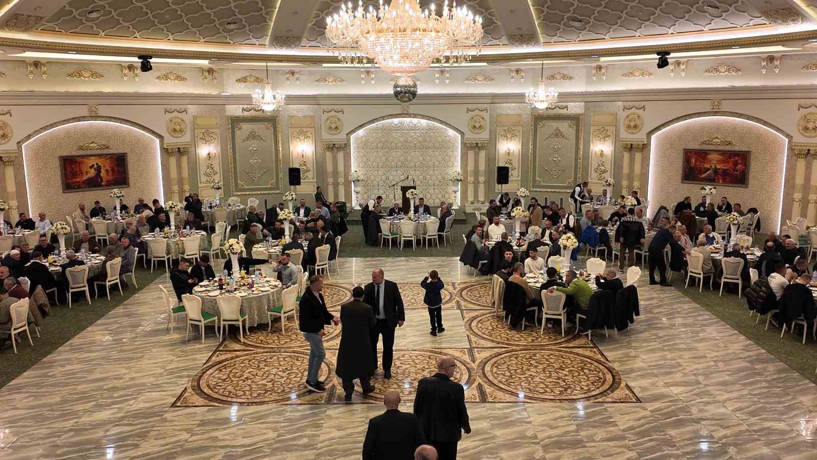 Küçükçekmece’den Kosova’ya uzayan iftar sofrasına yoğun ilgi
Küçükçekmece’den Kosova’ya uzayan iftar sofrasına yoğun ilgi
