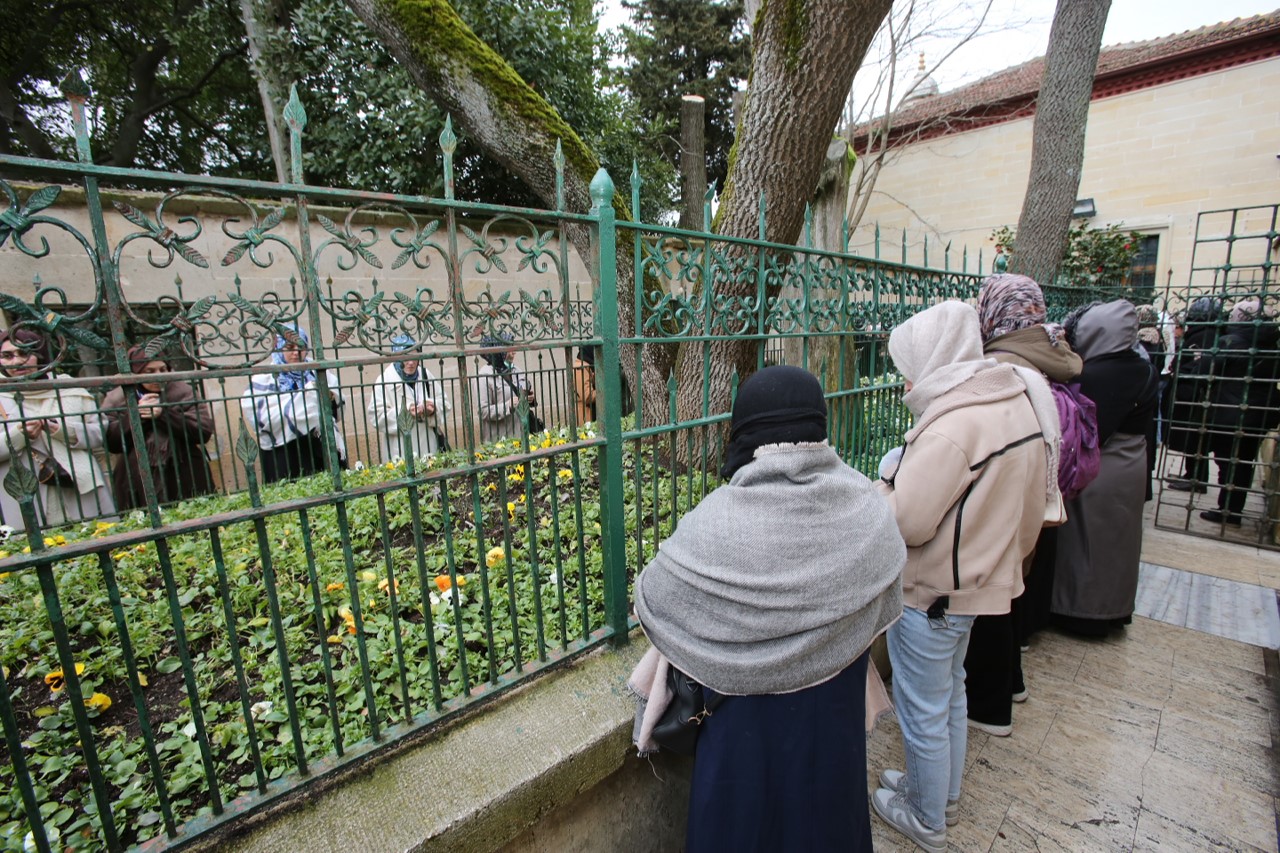 Küçükçekmeceli kadınlar Ramazan ayında Yuşa Tepesi’nde
