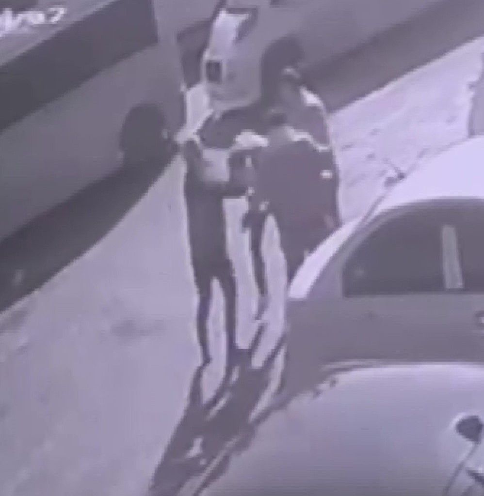 ‘Küfürlü konuşmayın’ diye uyardı, gözünden oldu
