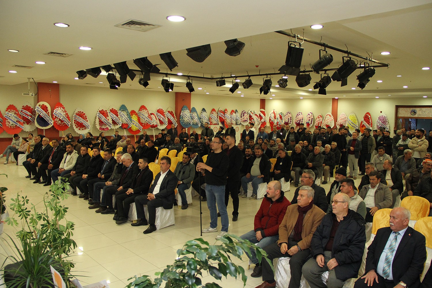 Kula Şoförler Odası’nda Başkan Kırlı güven tazeledi
