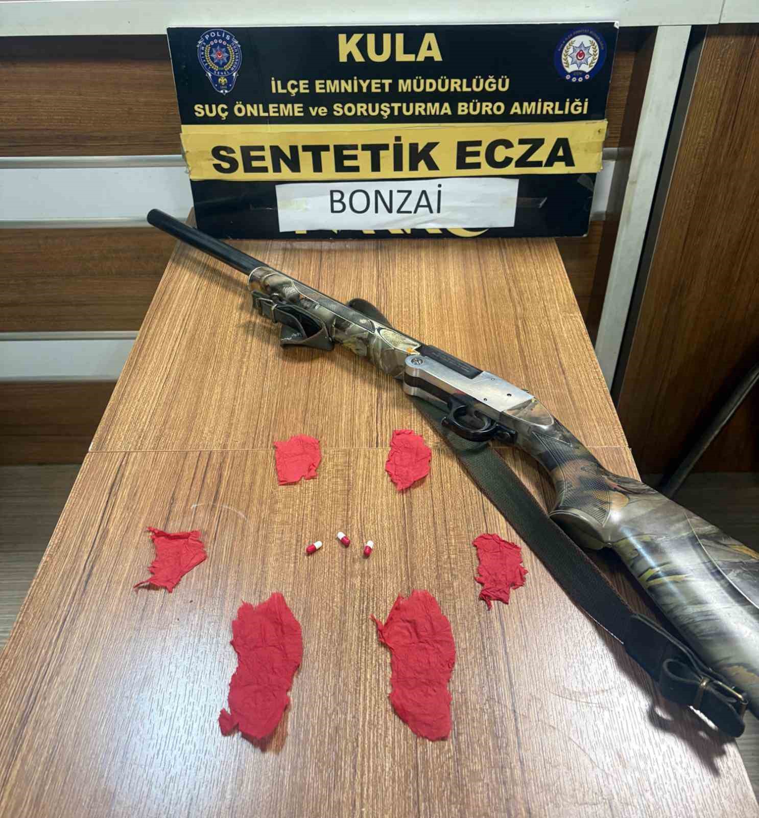 Kula’da 13 kişi hakkında işlem yapıldı 2 kişi tutuklandı
