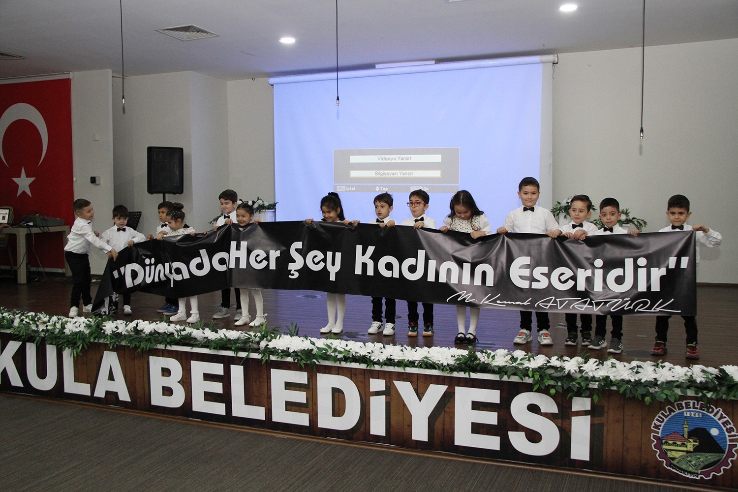 Kula’da 8 Mart Dünya Kadınlar Günü kutlandı
