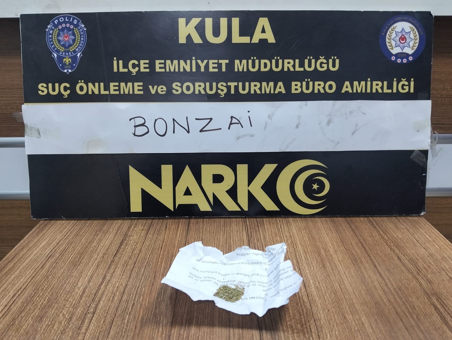 Kula’da aranan 3 şahıs tutuklandı
