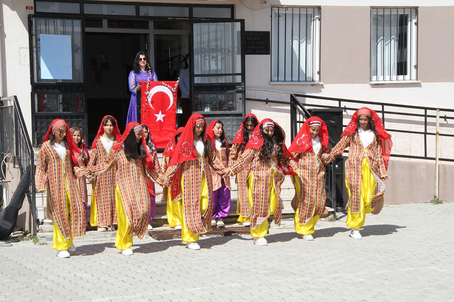 Kula’da nevruz bayramı kutlandı
