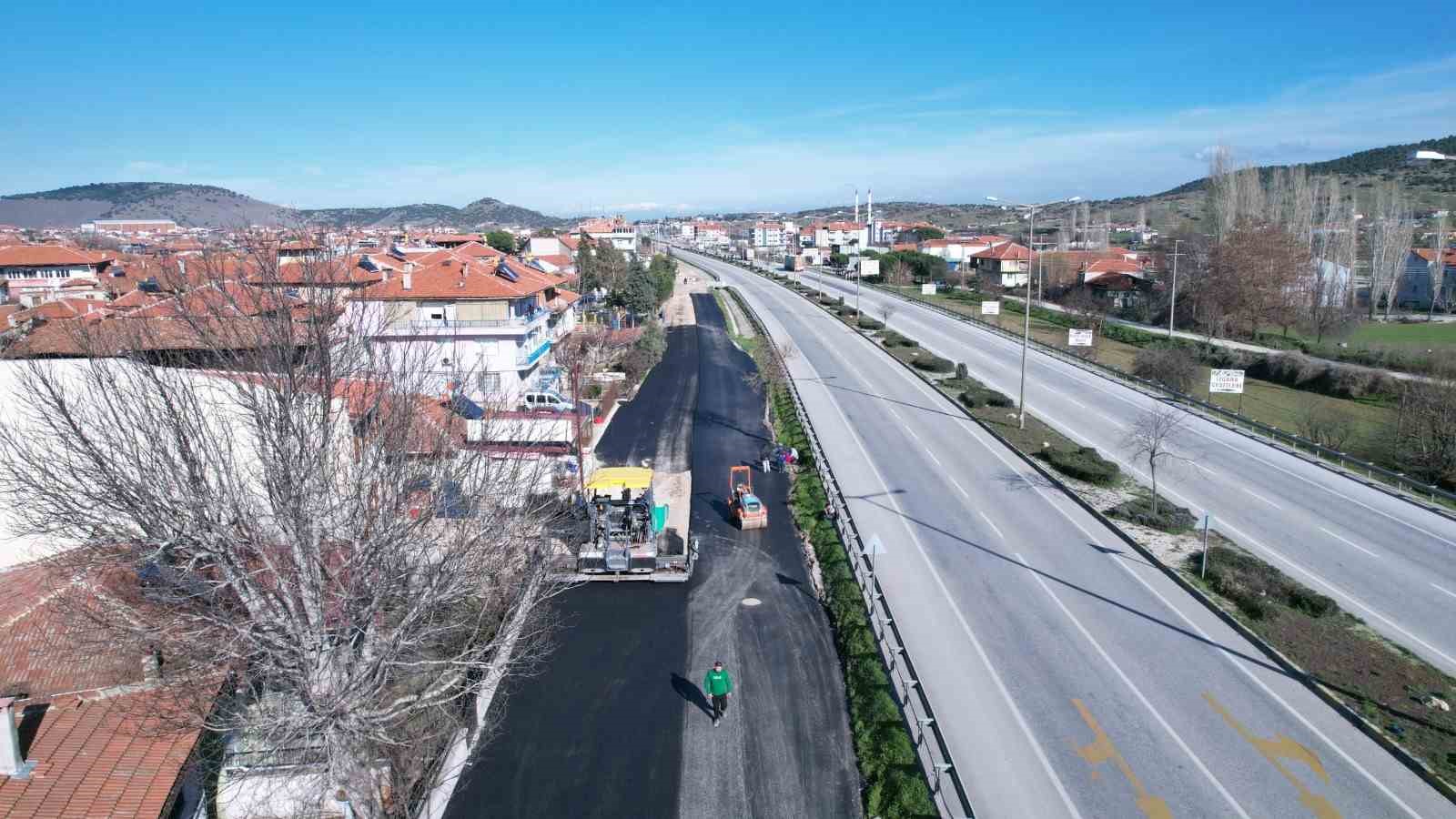 Kula’da ulaşım konforu için 8 bin tonluk asfalt çalışması
