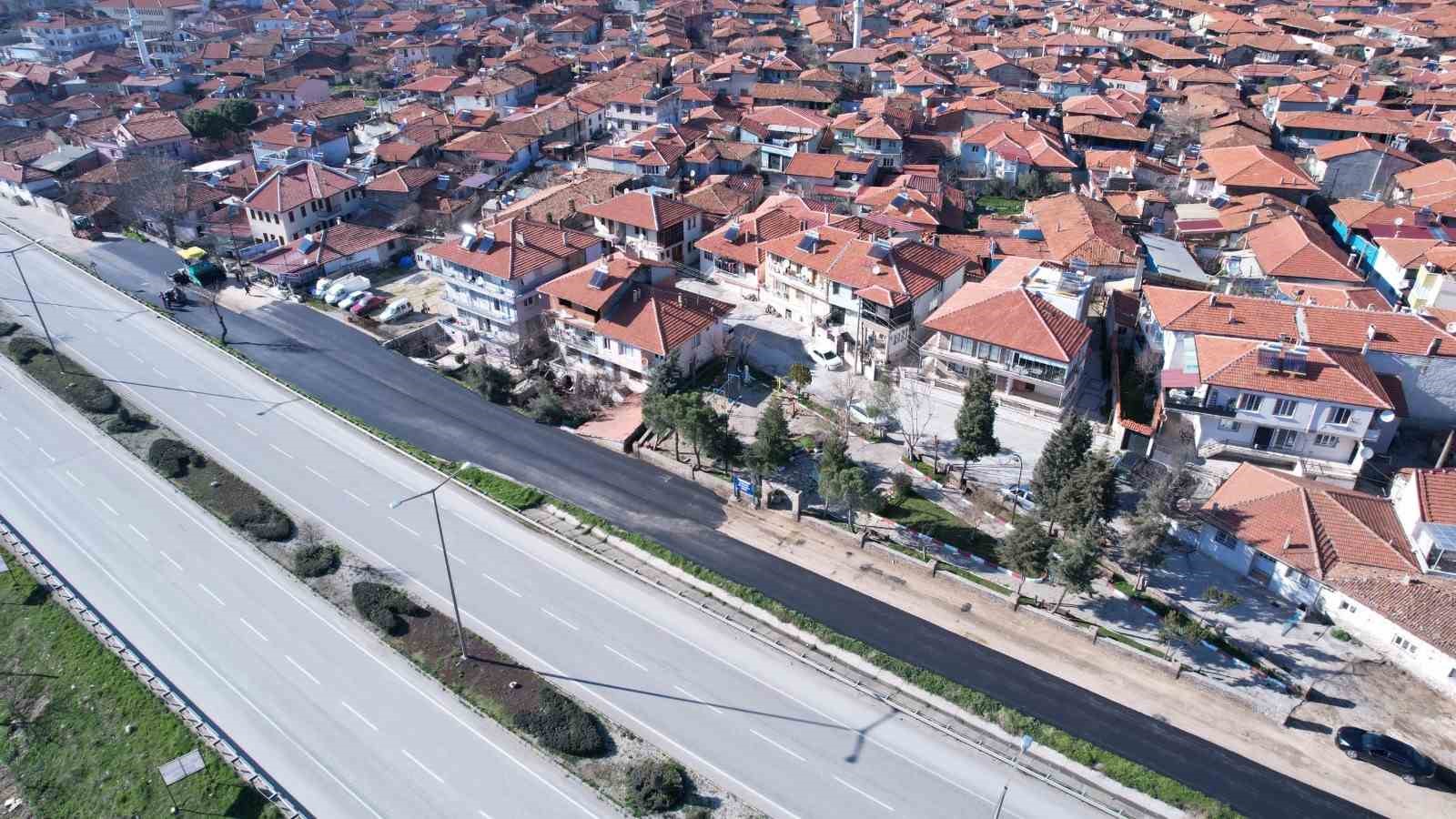 Kula’da ulaşım konforu için 8 bin tonluk asfalt çalışması
