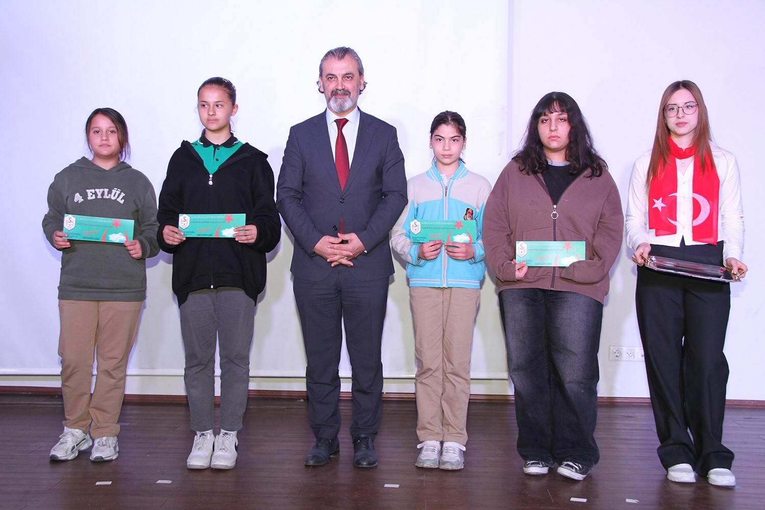 Kula’daki anma programı duygu dolu anlar yaşattı
