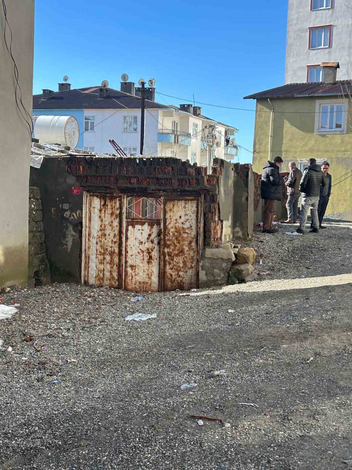 Kulp’ta ağır ve orta hasarlı yapılar için tahliye ve borçlandırma süreci başladı
