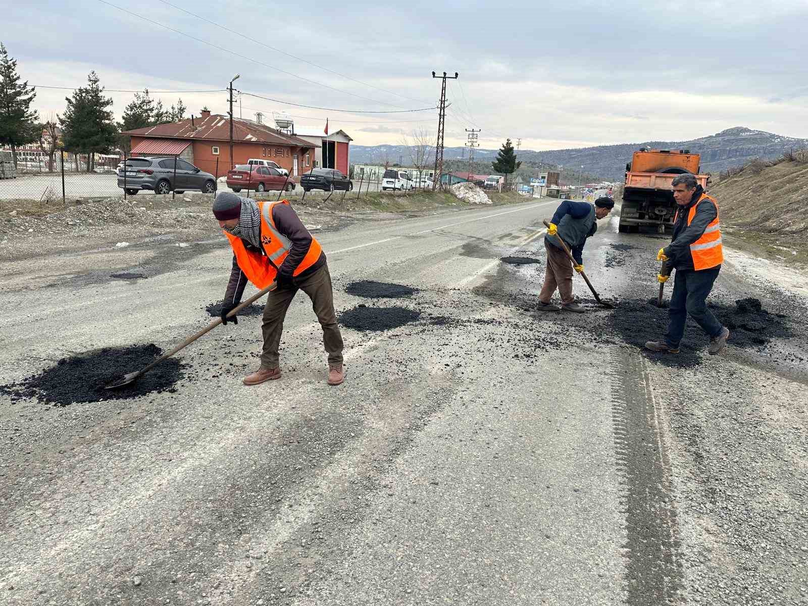 Kulp’ta tehlike oluşturan tümsekler düzeltildi

