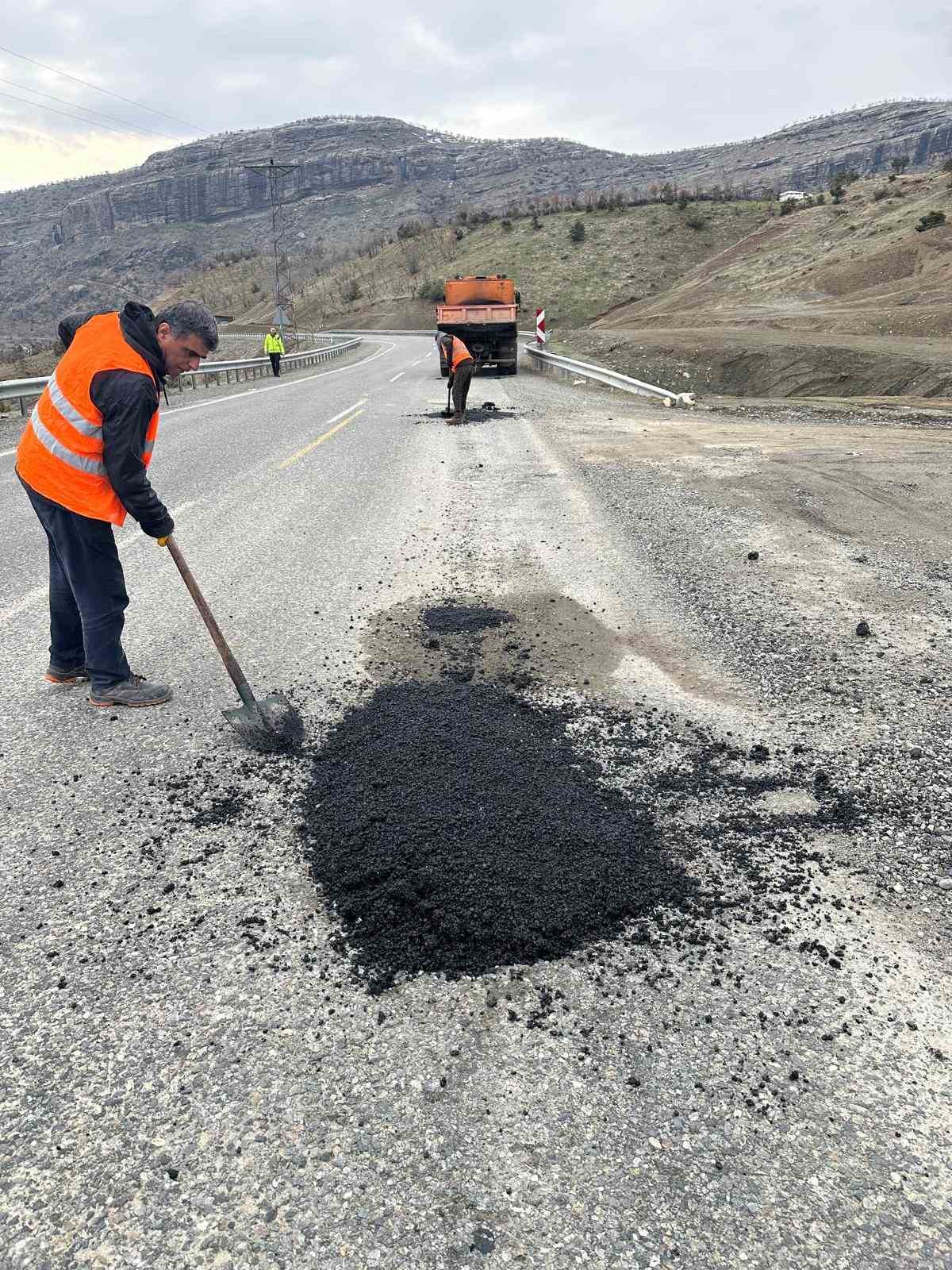 Kulp’ta tehlike oluşturan tümsekler düzeltildi
