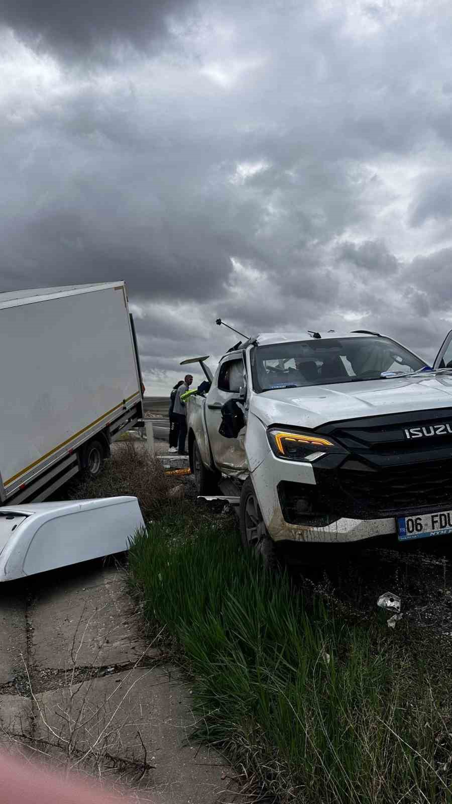 Kulu’da kamyonet ile pikap çarpıştı: 2 yaralı
