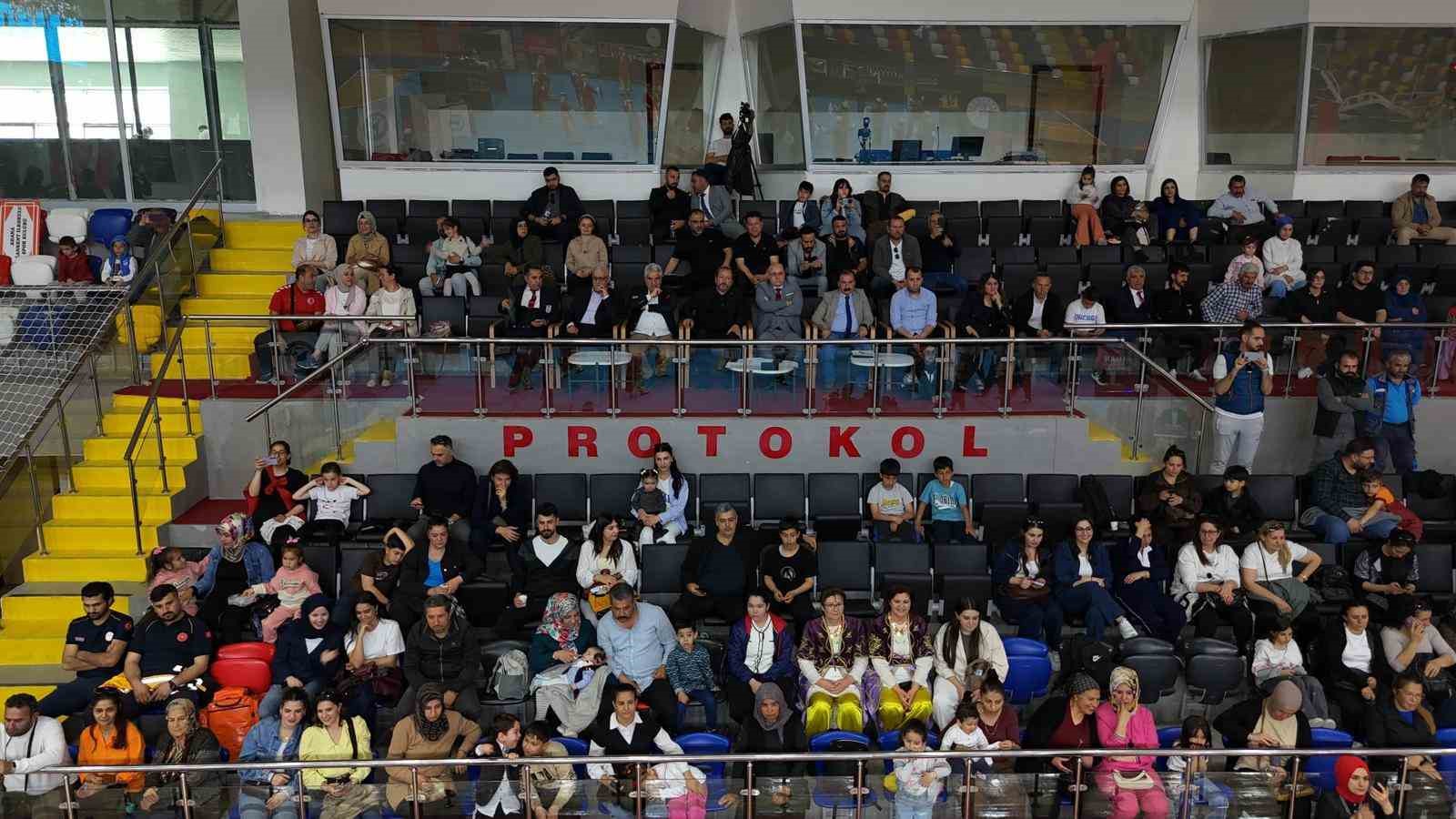 Kulüpler arası halk oyunları bölge yarışması Adıyaman’da coşkuyla tamamlandı
