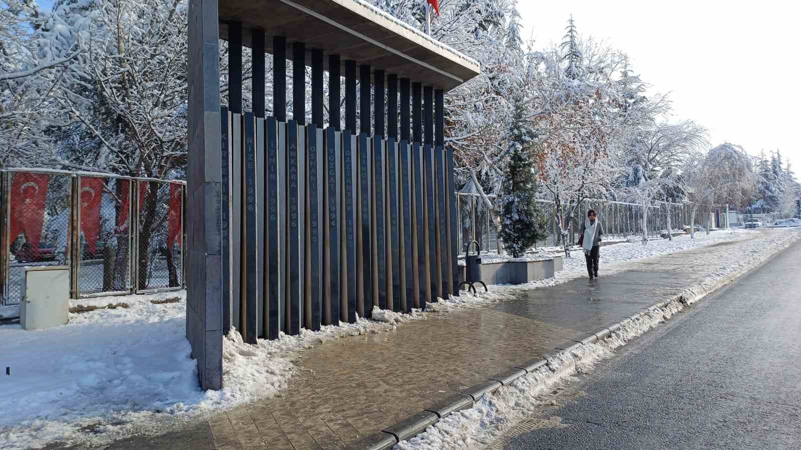 Kumar borcu gaziyi intihara sürükledi
