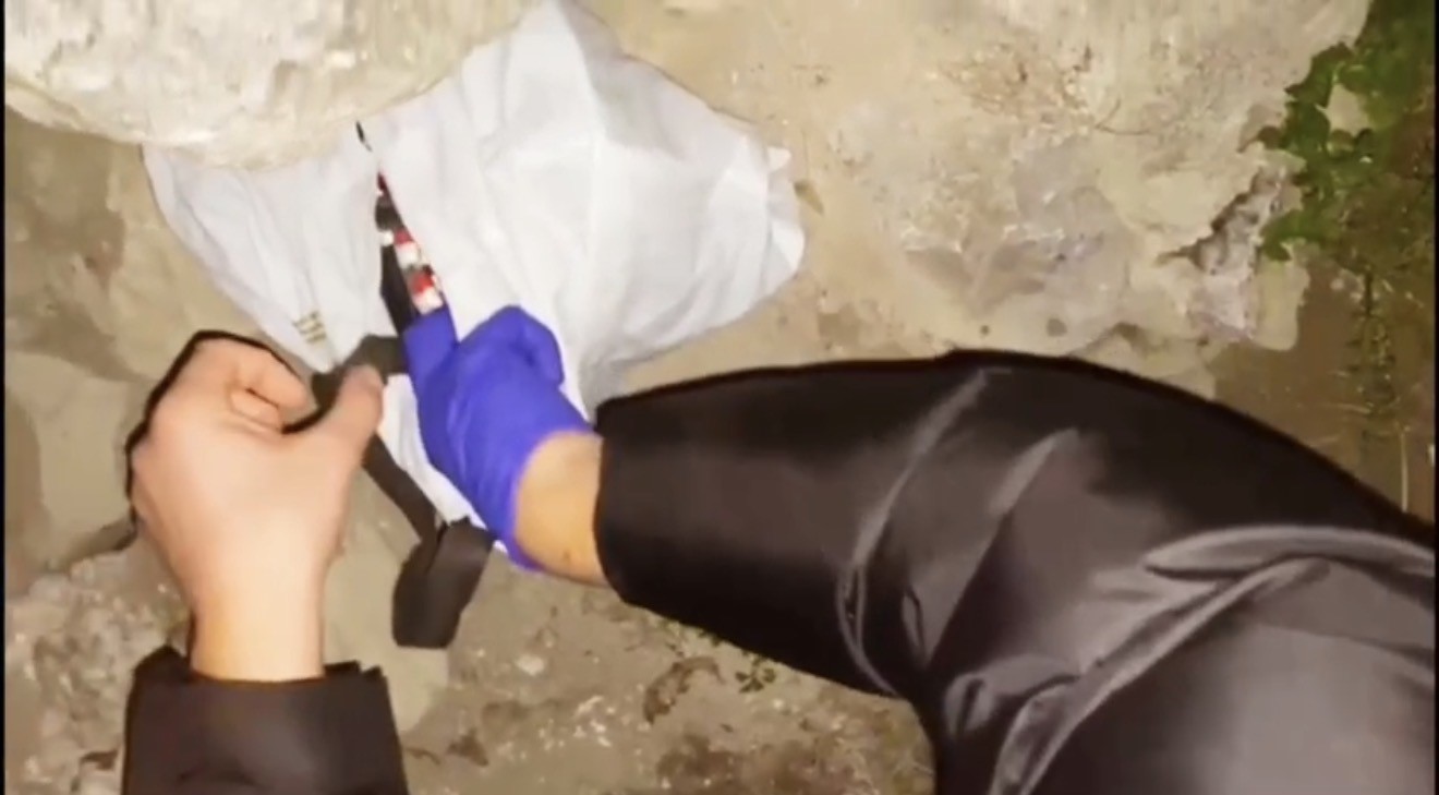 Kümesin içine saklanan uyuşturucuyu jandarma buldu
