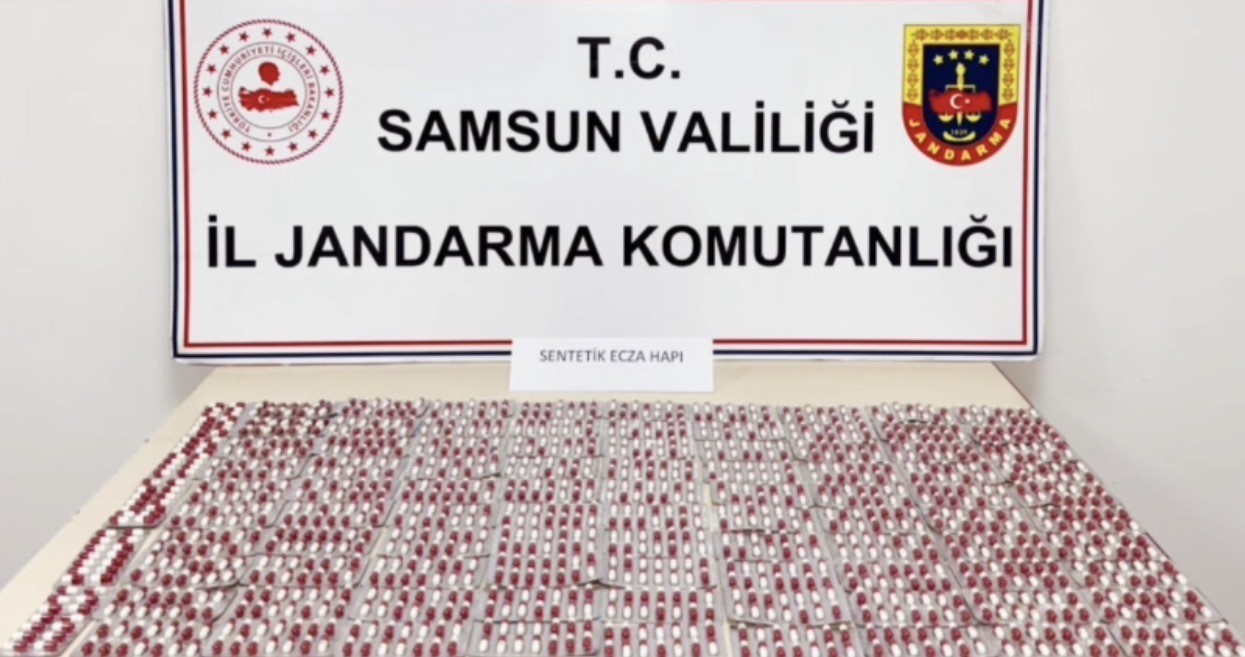 Kümesin içine saklanan uyuşturucuyu jandarma buldu
