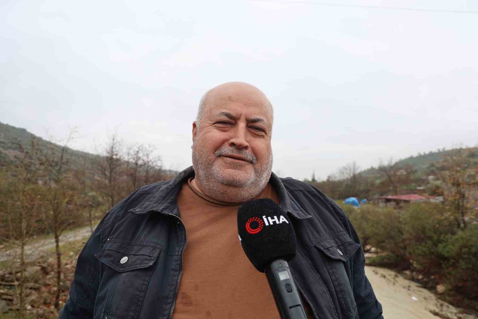 Kuraklıkla kuruyan Deliçay yeniden akmaya başladı, çiftçinin yüzü güldü
