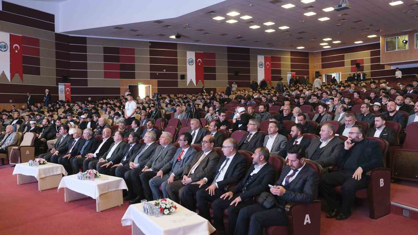 Kur’an-ı Kerim’i Güzel Okuma Yarışması Bölge Finali Karaman’da yapıldı
