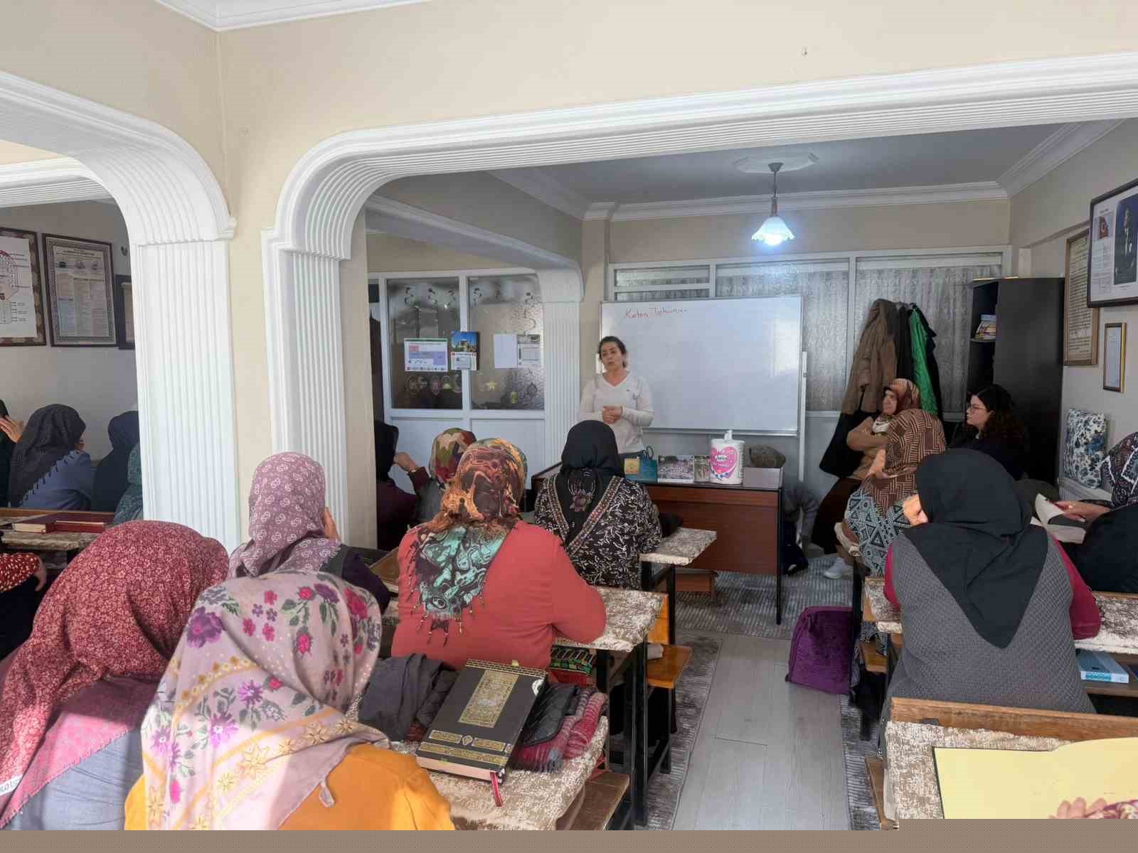 Kur’an kurslarında sağlık bilgilendirmeleri
