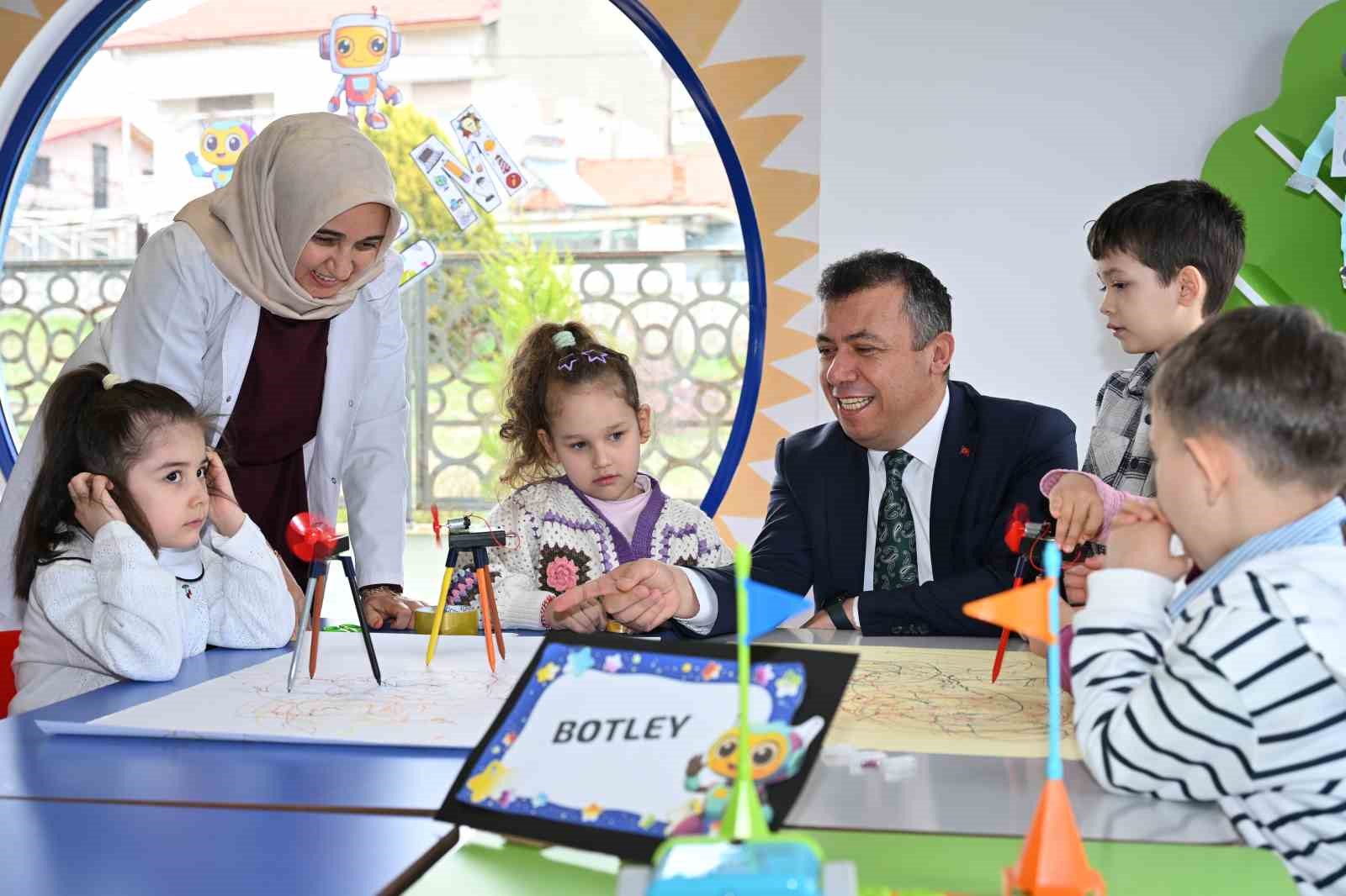 Kur’an kursunun minik öğrencilerinden Robotik Kodlama Şenliği
