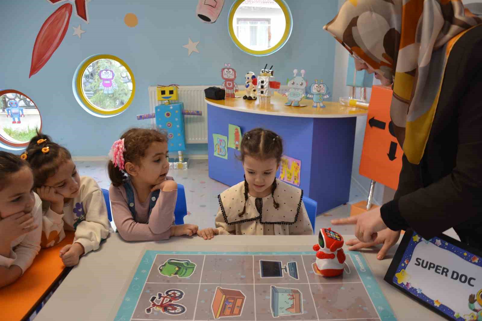 Kur’an kursunun minik öğrencilerinden Robotik Kodlama Şenliği
