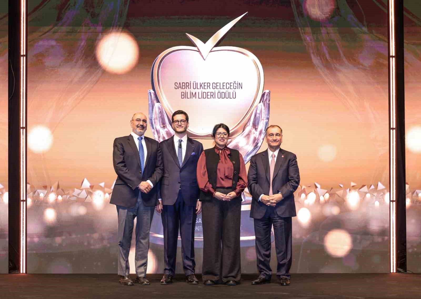 Küreselleşen Sabri Ülker Geleceğin Bilim Lideri Ödülü’nün 10’uncusu Şili’ye uzandı
