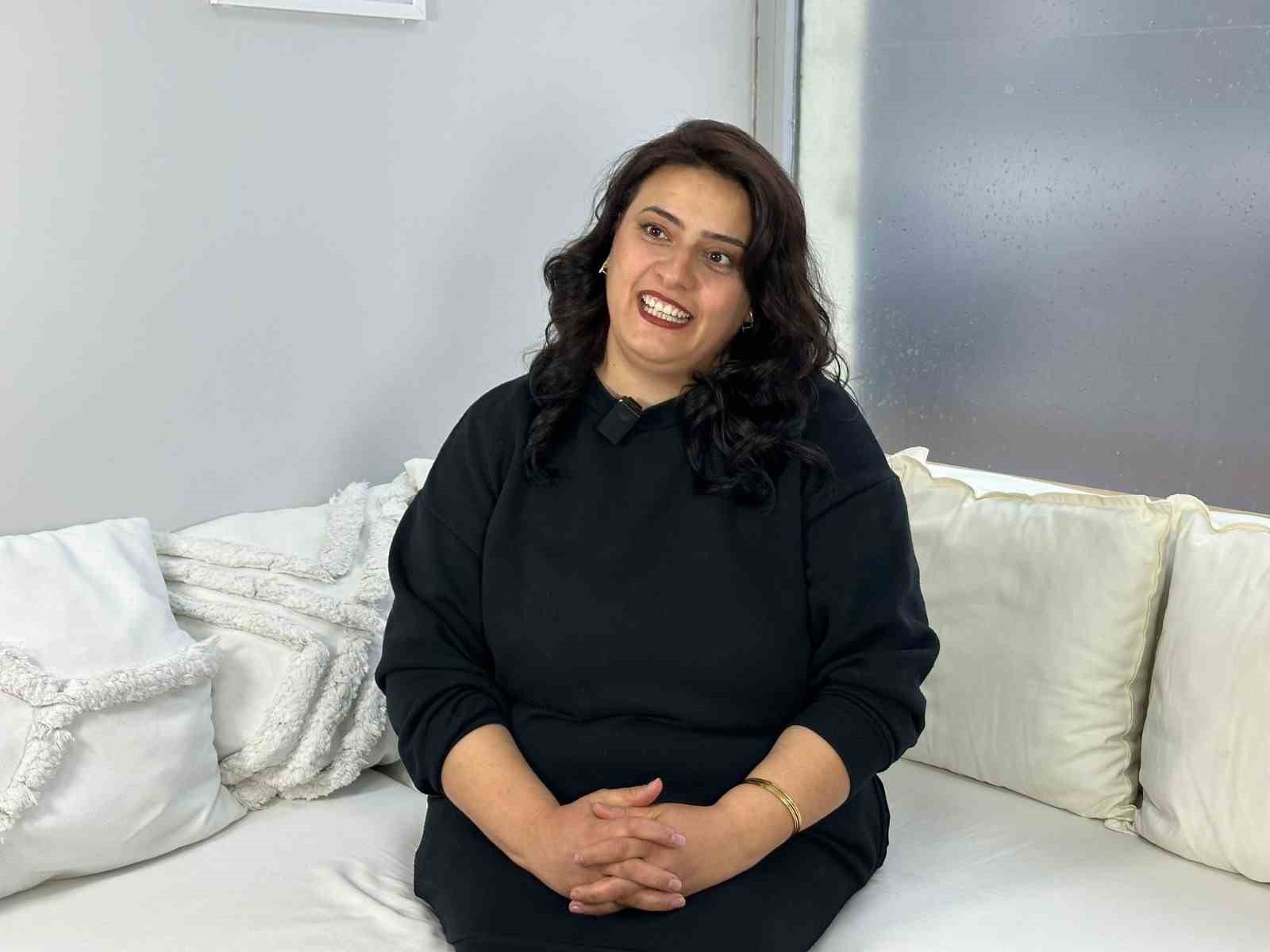 Kursiyer kadın, kendi kuaför dükkanını açtı
