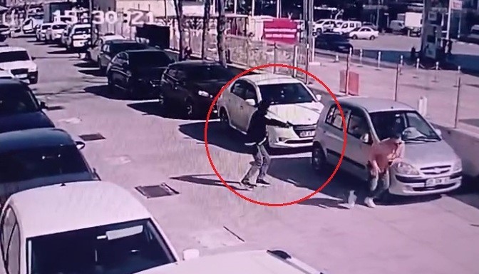 Kurşunlardan 2 kez kaçtı, üçüncü defa yaralanmaktan kurtulamadı
