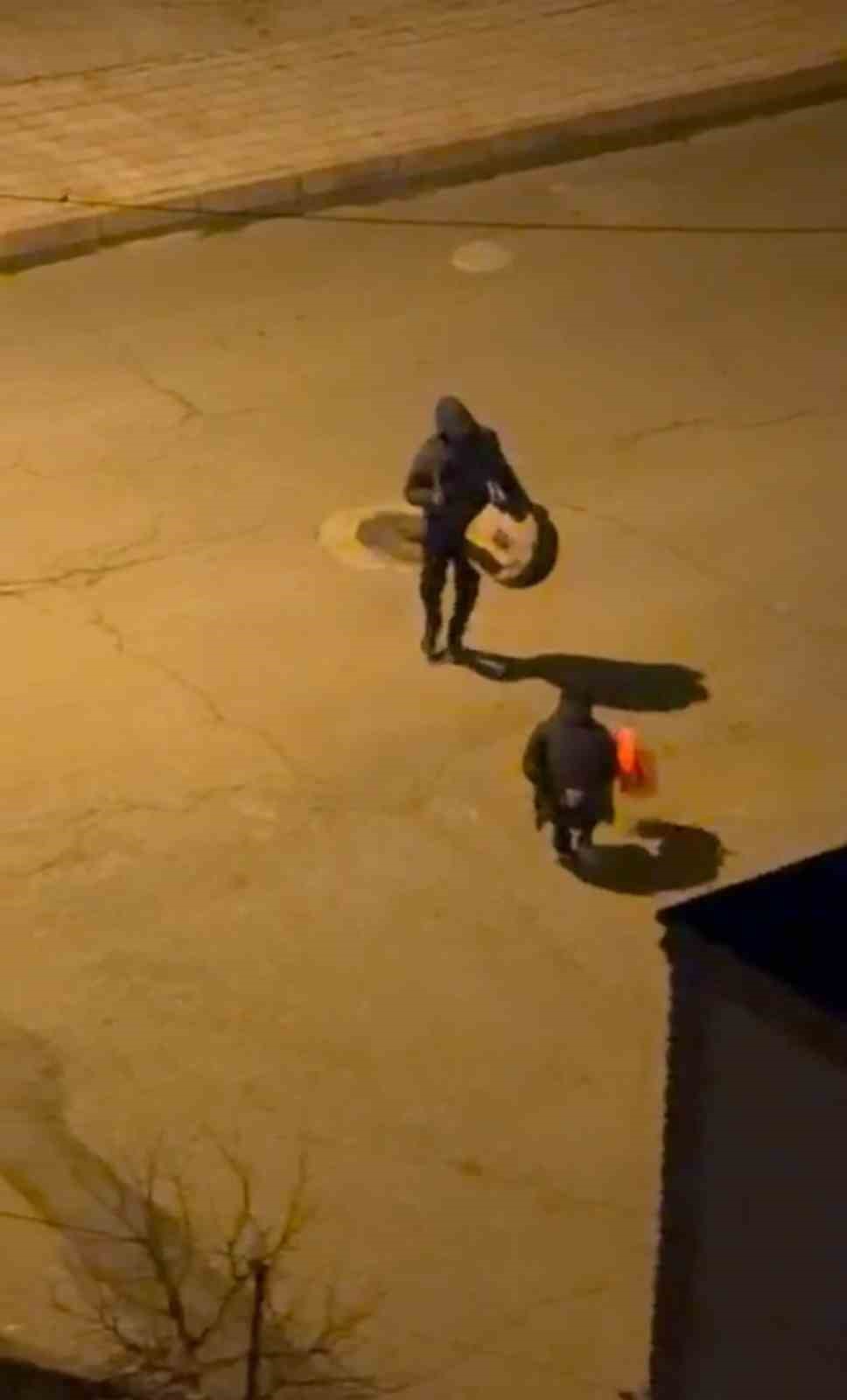 Kurtalan’da sahur için çalınan davula tek başına halay çekti
