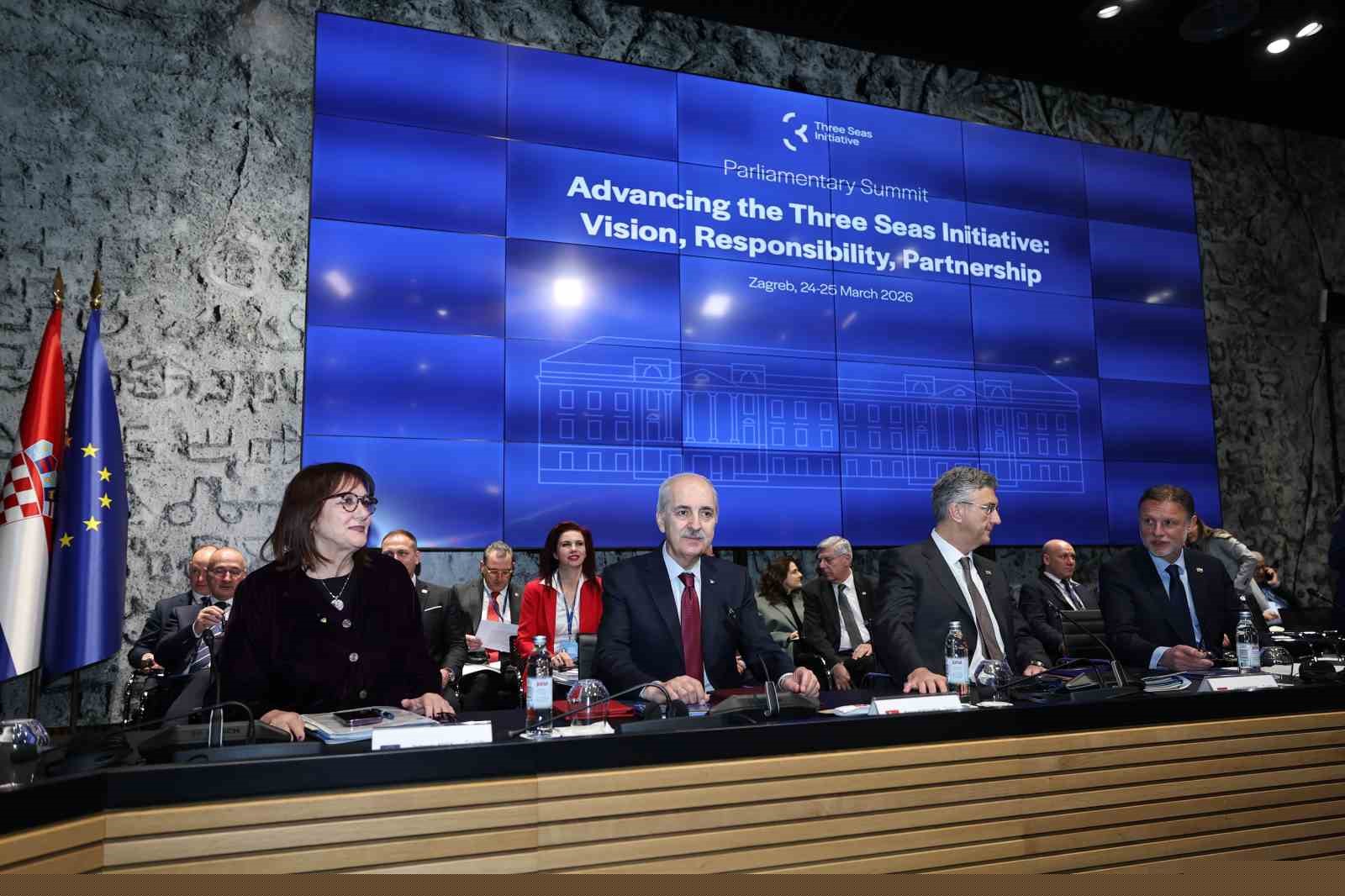 Kurtulmuş: "Orta Doğu’da yaşanan insani trajedi karşısında kayıtsız kalmamız mümkün değildir"
Kurtulmuş: "Orta Doğu’da yaşanan insani trajedi karşısında kayıtsız kalmamız mümkün değildir"