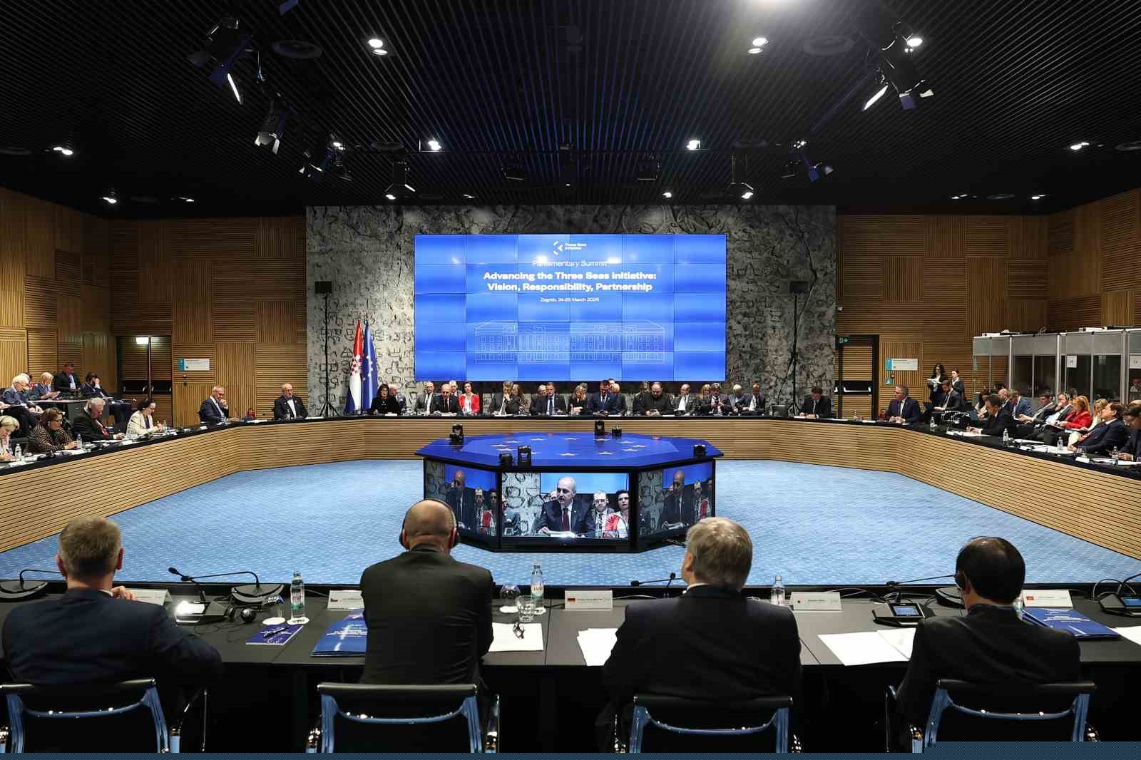 Kurtulmuş: "Orta Doğu’da yaşanan insani trajedi karşısında kayıtsız kalmamız mümkün değildir"
Kurtulmuş: "Orta Doğu’da yaşanan insani trajedi karşısında kayıtsız kalmamız mümkün değildir"