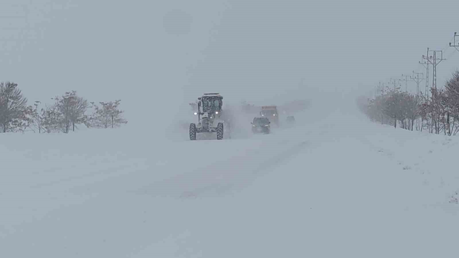 Kurubaş Geçidi ulaşıma açıldı
