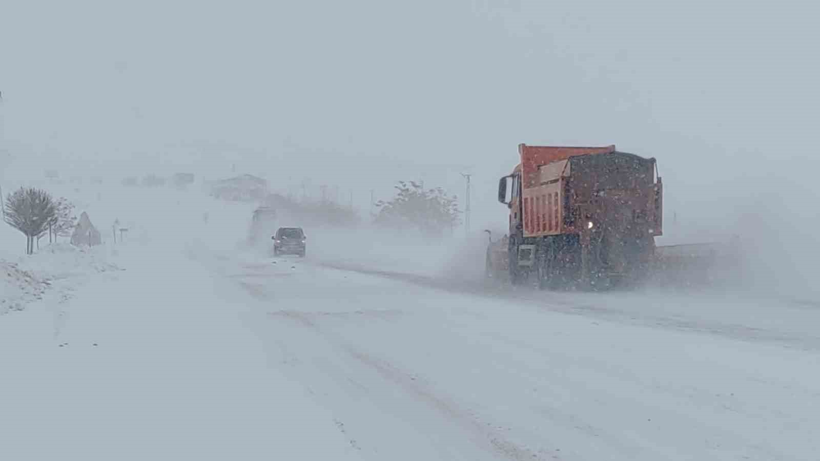 Kurubaş Geçidi ulaşıma açıldı
