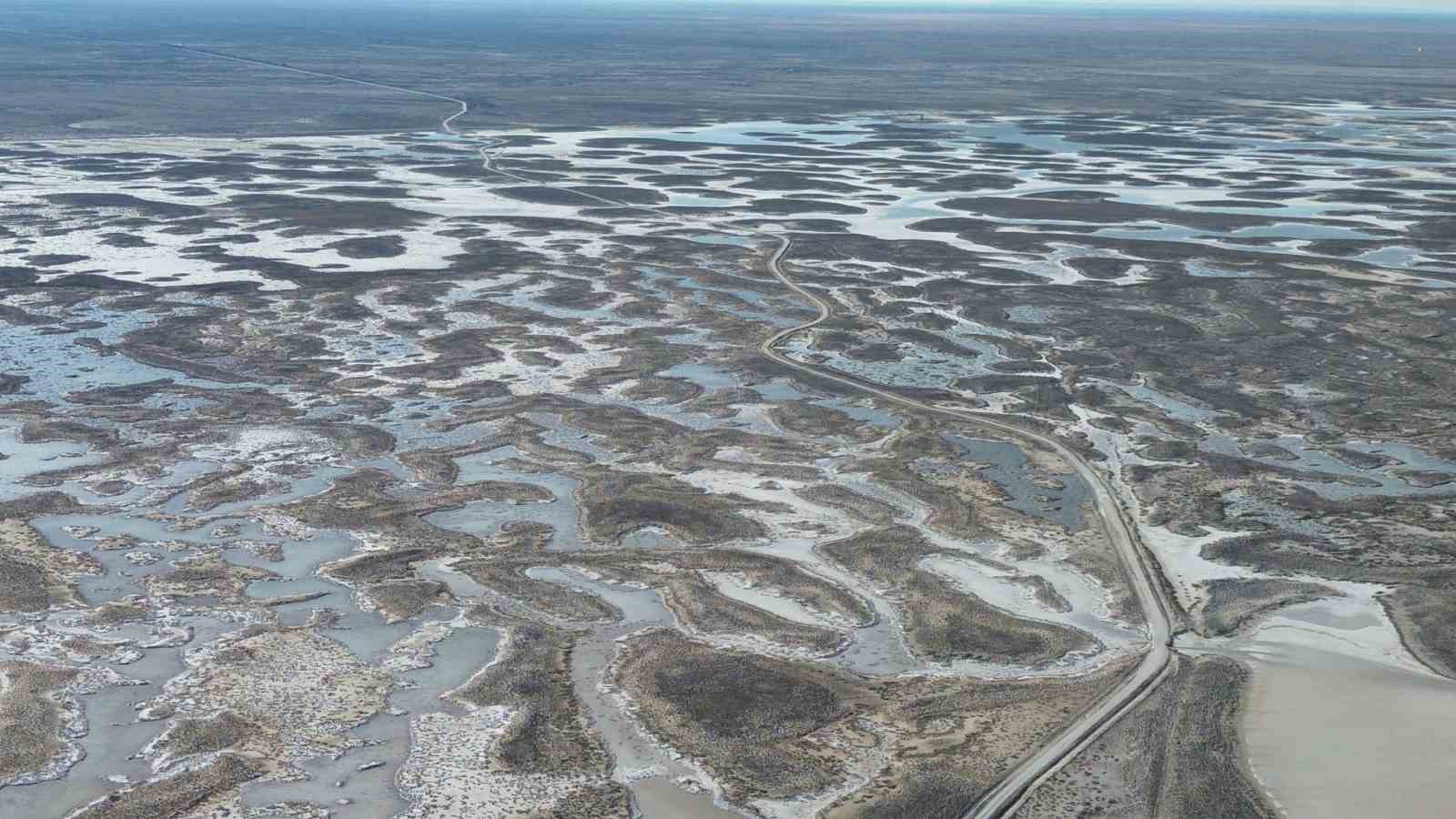 Kuruma tehlikesi yaşanan Tuz Gölü yeniden canlandı
Kuruma tehlikesi yaşanan Tuz Gölü yeniden canlandı
