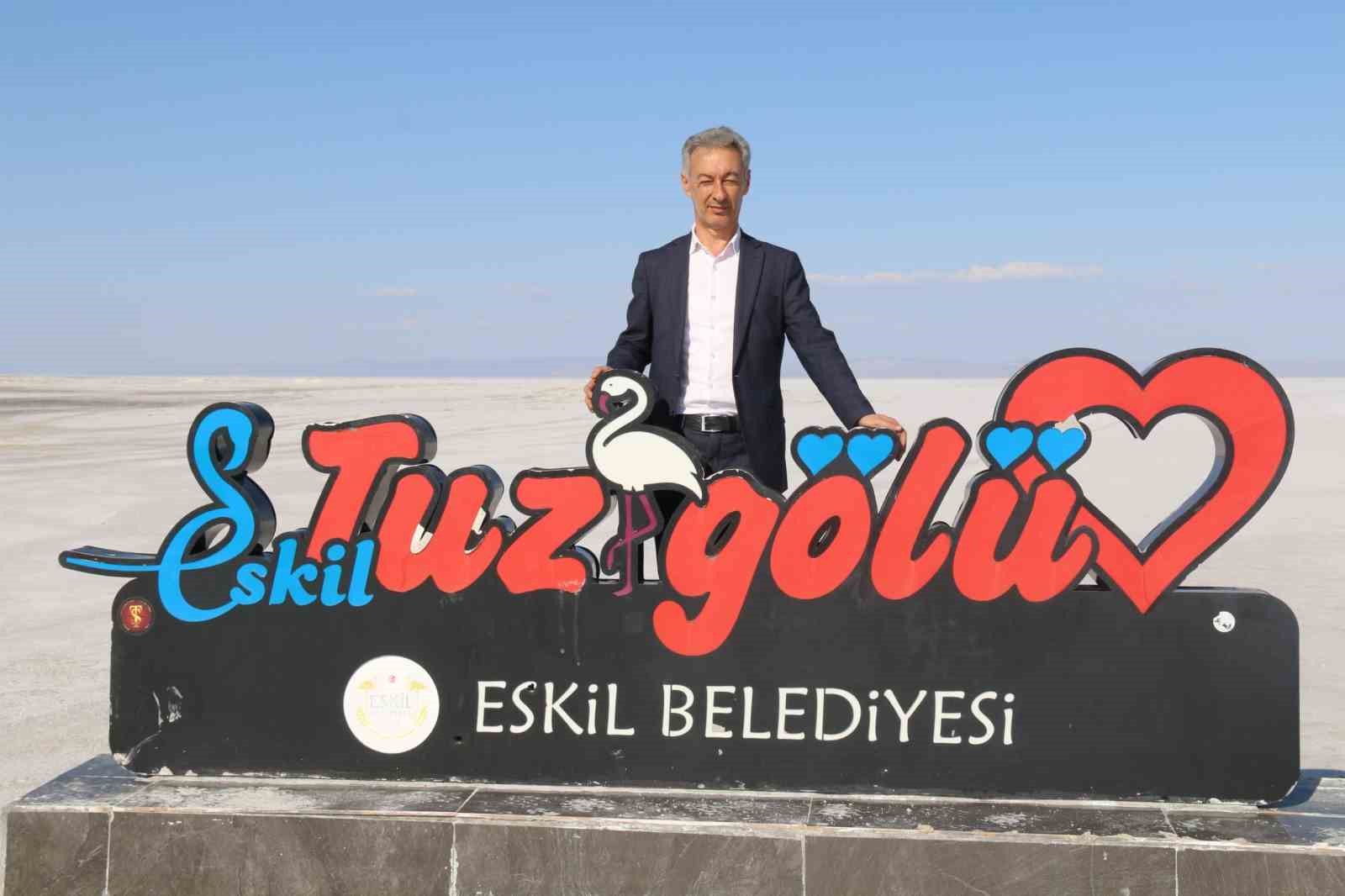 Kuruma tehlikesi yaşanan Tuz Gölü yeniden canlandı
Kuruma tehlikesi yaşanan Tuz Gölü yeniden canlandı