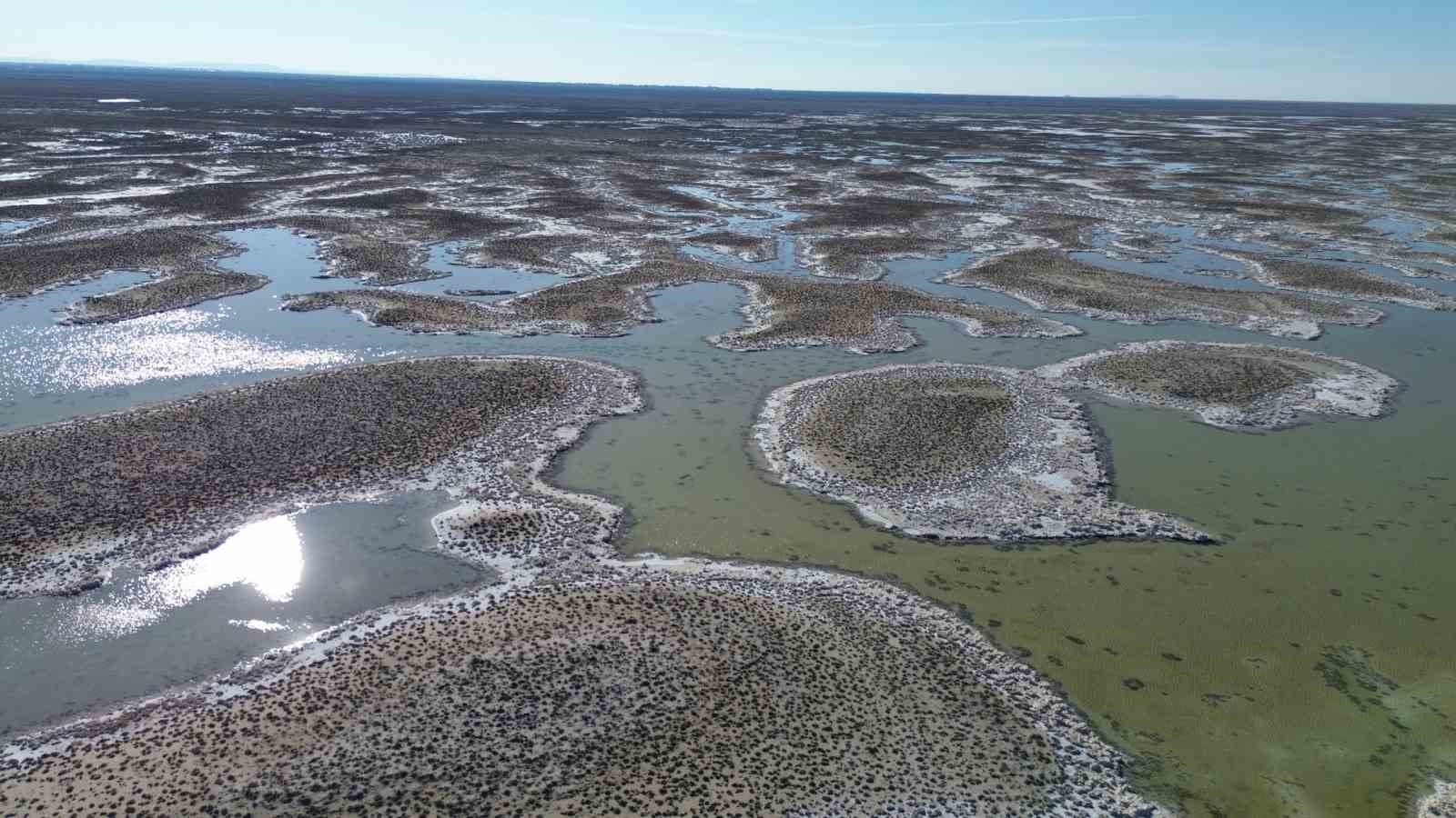 Kuruma tehlikesi yaşanan Tuz Gölü yeniden canlandı
Kuruma tehlikesi yaşanan Tuz Gölü yeniden canlandı