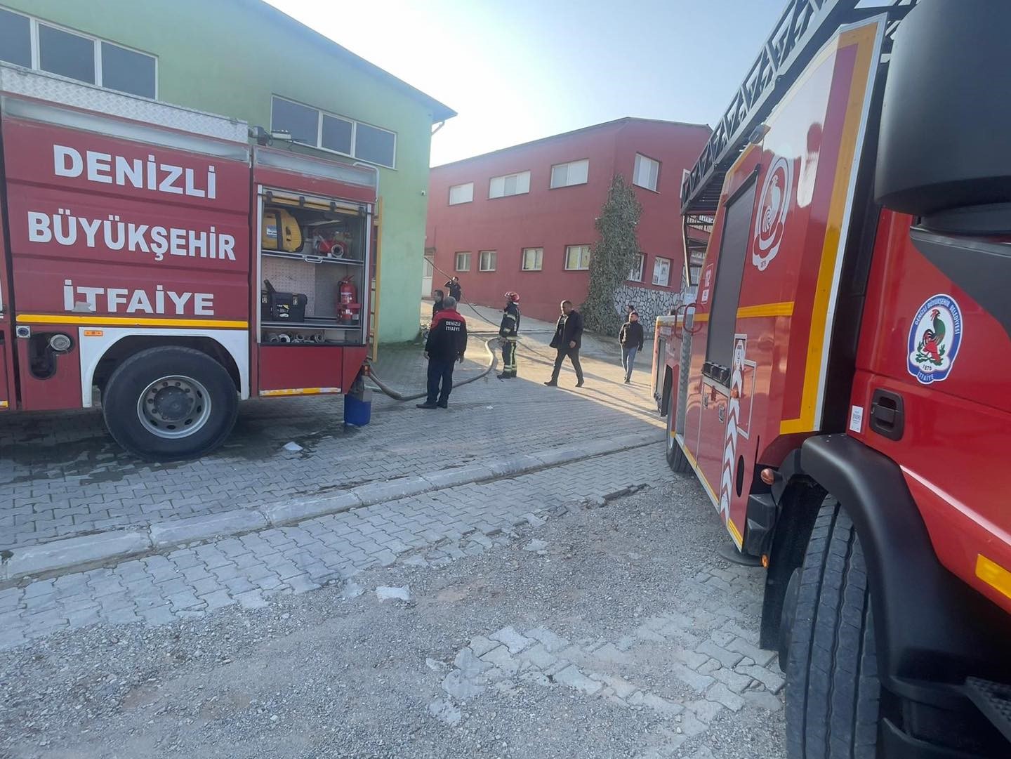 Kuruyemiş fabrikasında korkutan yangın
