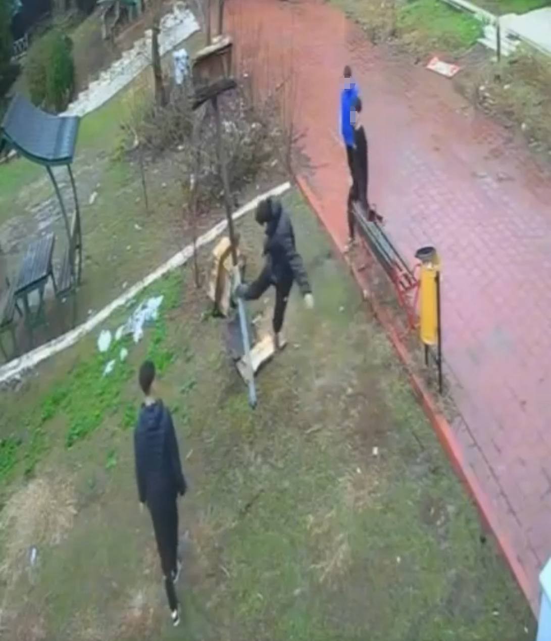 Kuş yuvasını parçalayan 4 çocuğa ev hapsi cezası
