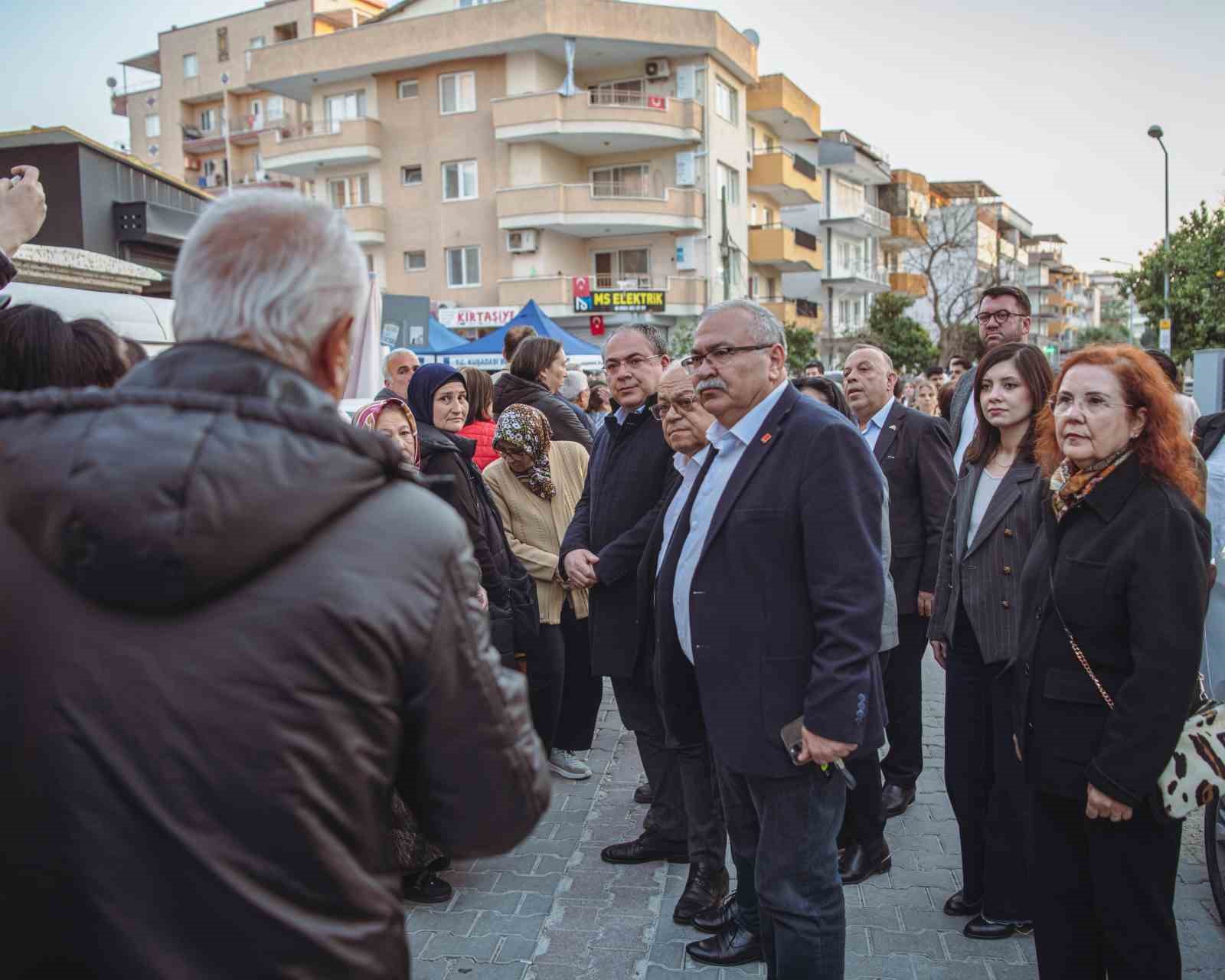 Kuşadası, Başkan Günel için tek yürek oldu
