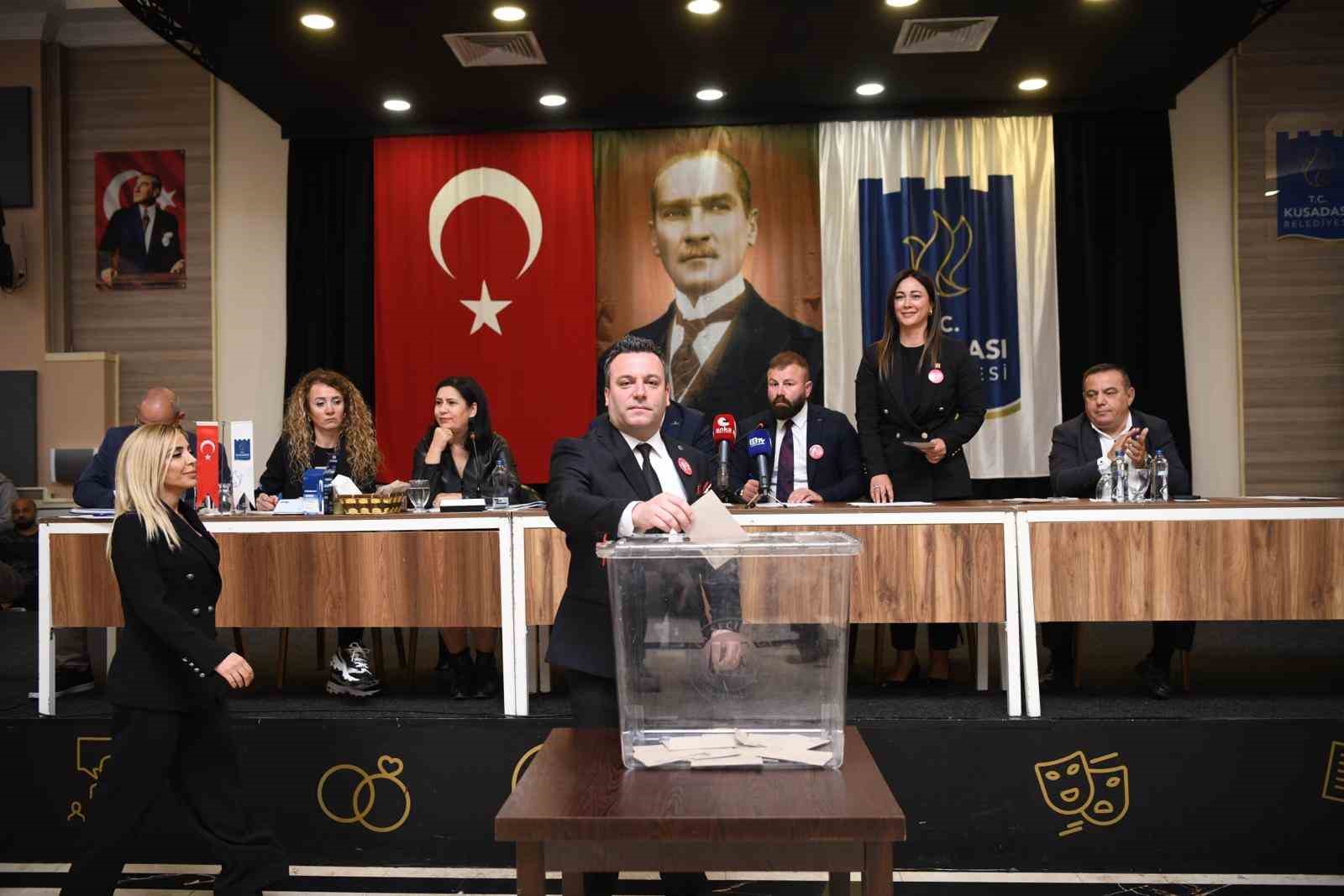 Kuşadası Belediye Başkanı Günel’in yerine Demirtaş getirildi
