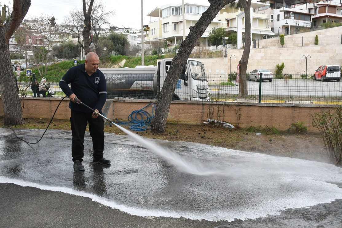 Kuşadası Belediyesi camileri Ramazan ayına hazırlıyor
