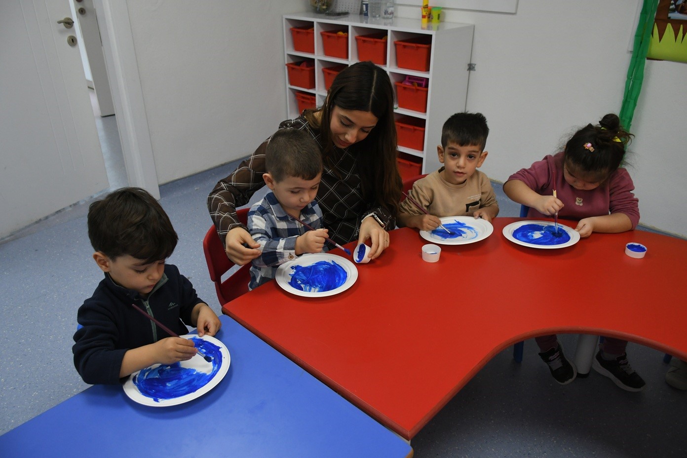 Kuşadası Belediyesi Çocuk Gelişim Merkezi geleceğe umut oluyor
