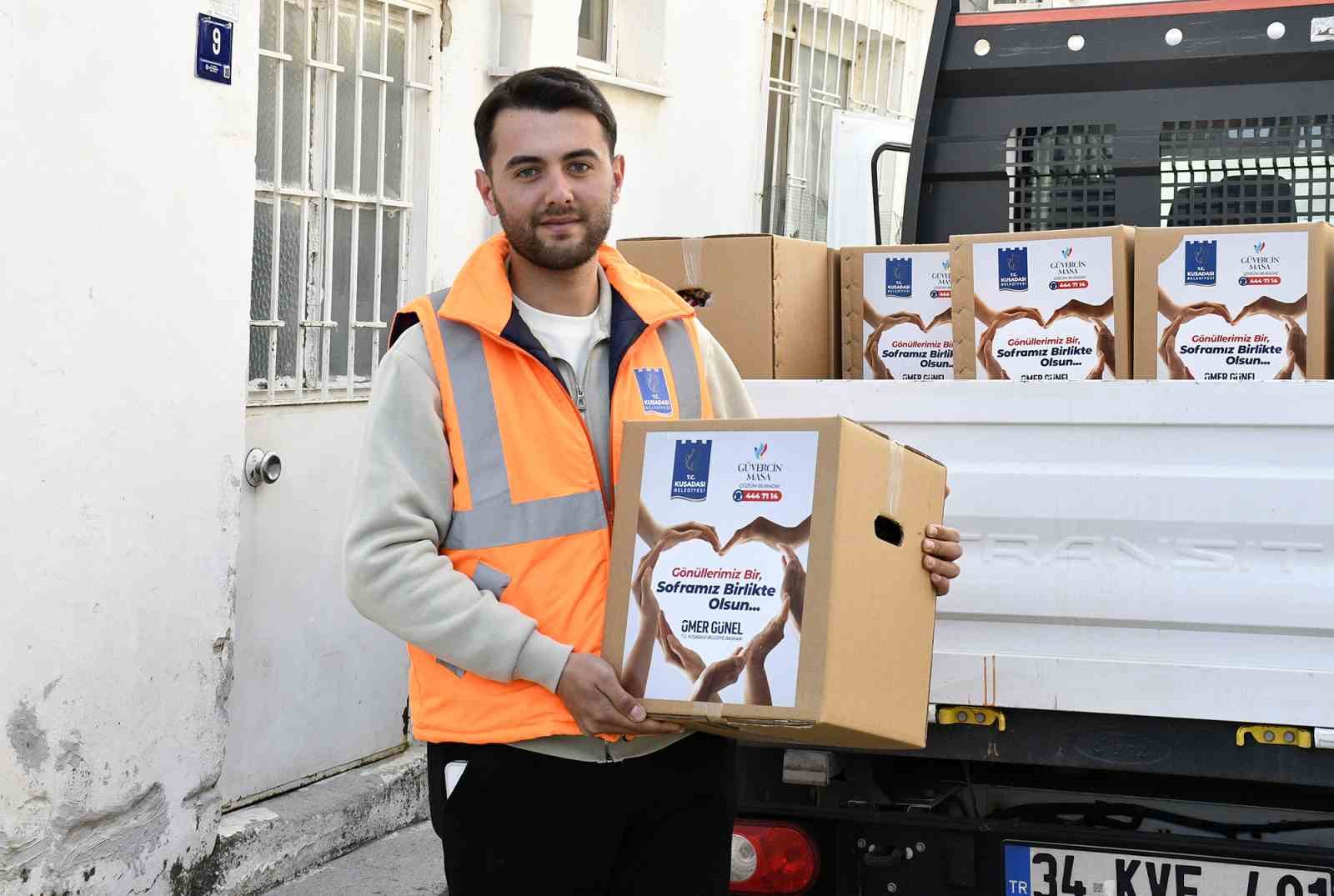 Kuşadası Belediyesi’nden 3 bin 500 aileye Ramazan yardımı
